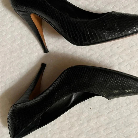 Neiman Marcus Black Animal Skin Heels —-Size 10 N - Picture 3 of 6
